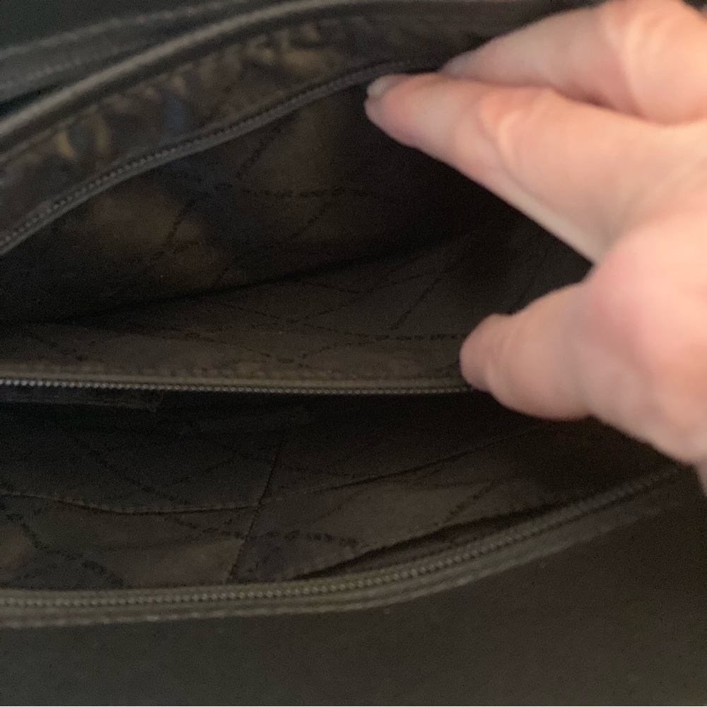 Michael Kors Jet Set Travel Tote - Picture 13 of 14